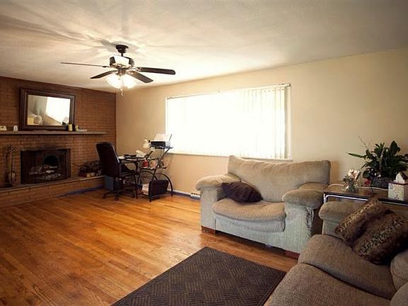 2nd image of 2664 N Emerald Dr