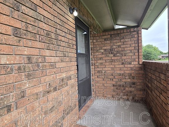 2nd image of 9105 W Westlawn St APT 1