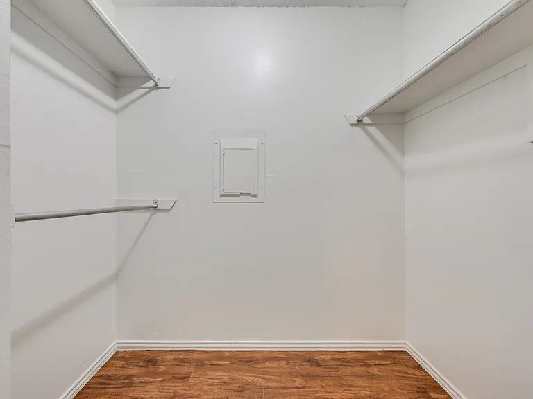 Evergreen Condominiums — Photo 8