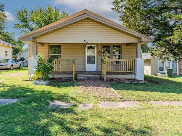 238 W 8th Ave, Bristow, OK 74010