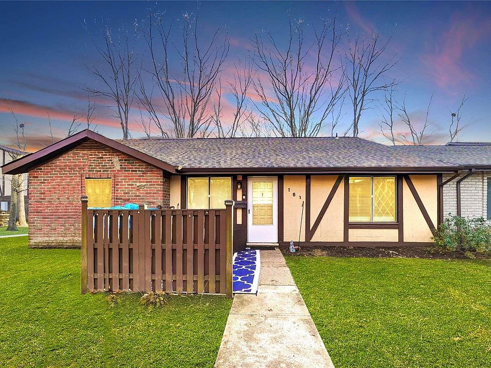 1st image of 161 Cambridge Drive #161