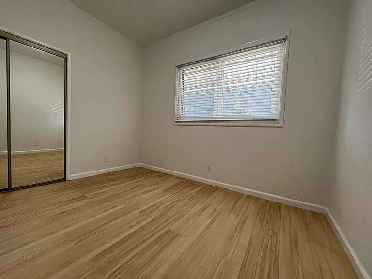 2832 Summit St #2 — Photo 7