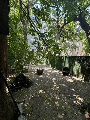 Rented by Delmark Realty LLC | media 23