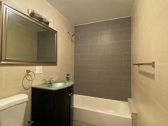 4th image of 228 Evergreen Ave #A