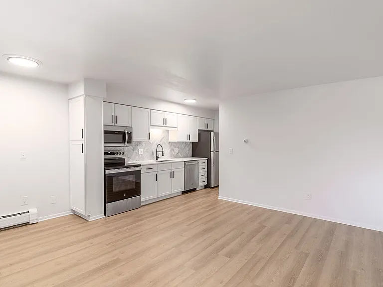 Garfield Apartments — Photo 11