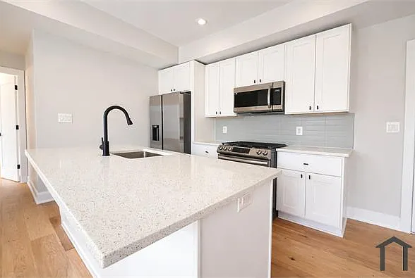 2 bed, 873 sqft, $2,500 — Photo 3