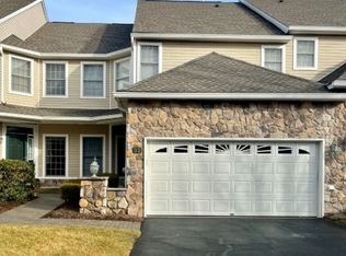 32 Pebble Beach Dr, Livingston, NJ 07039