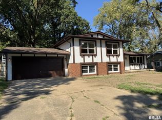 101 Greencastle Cir, Springfield, IL 62712