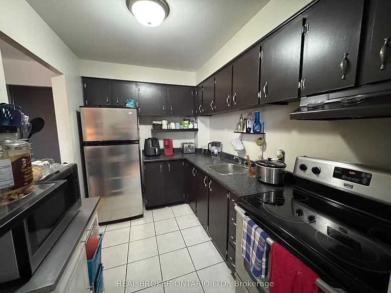 845 Kyle Ct #305 — Photo 9