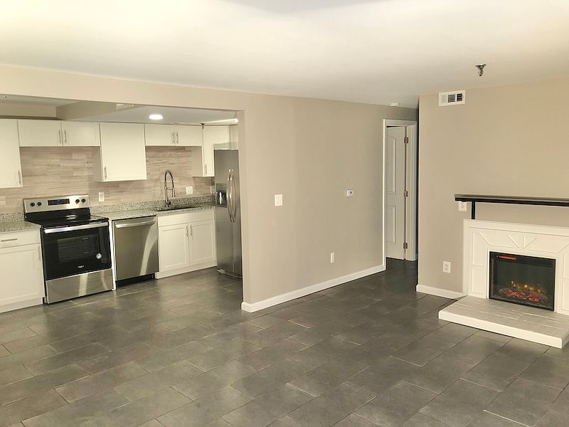 1st image of 1004 Parkvale Courtapt
