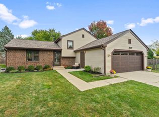 307 Albright Ct, Vernon Hills, IL
