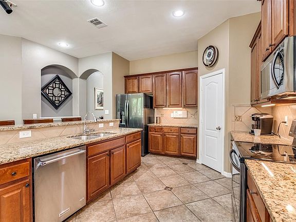 3rd image of 1202 Bayside Dr