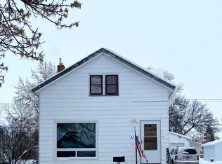 1115 & 1119 5th St, Langdon, ND 58249