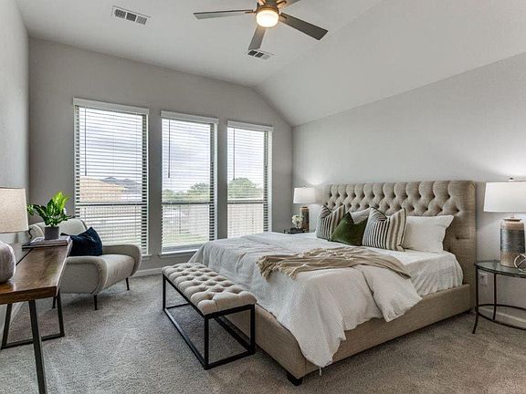 5th image of 204 Los Olives Ln