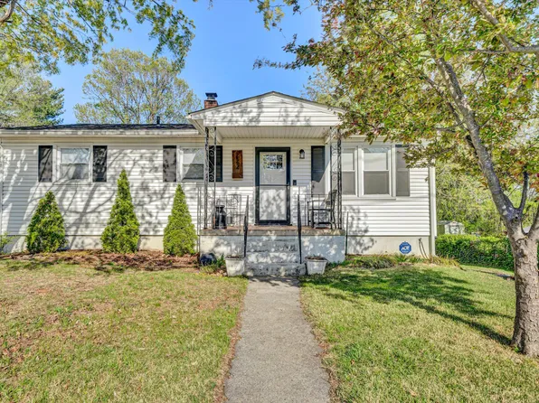 222 Braxton Ave, Salem, VA 24153