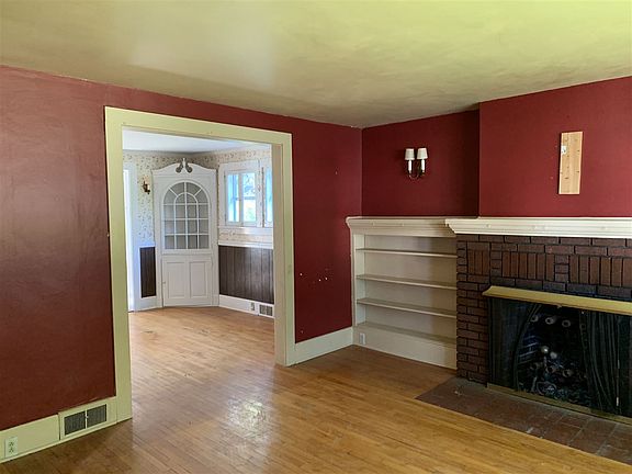 5th image of 74 Cornell Ave