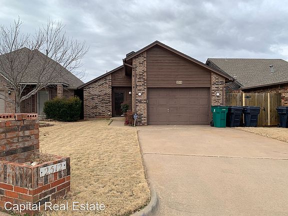 2nd image of 2512 Lynn Ln