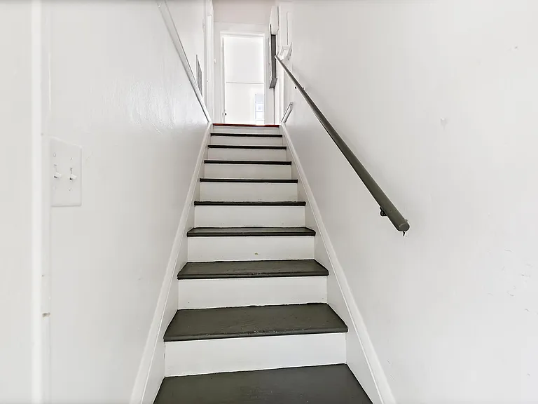 2333 College St #2 — Photo 9