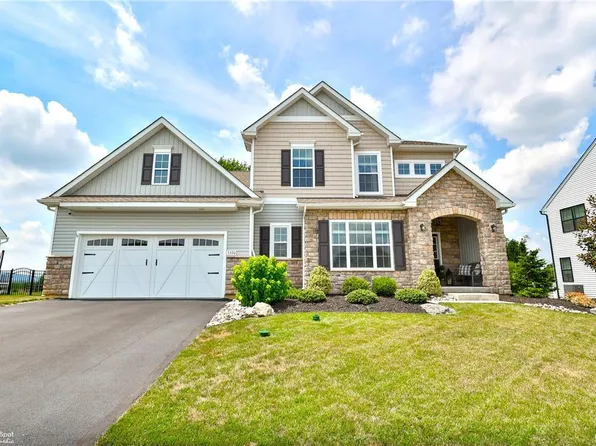 3370 Coventry Dr, Macungie, PA 18062