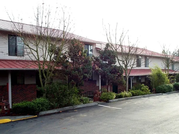 3722 Southcenter Blvd APT 10, Tukwila, WA 98188