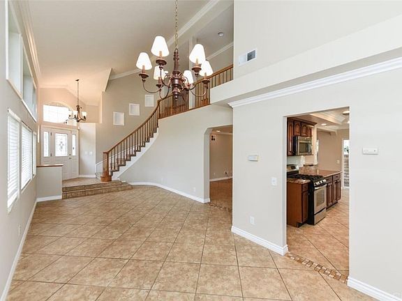 5th image of 2271 Parkview Ln