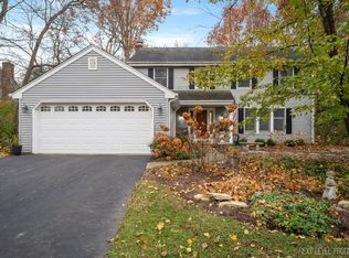 2040 Forest Ridge Rd, St Charles, IL 60174