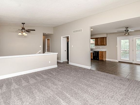 5th image of 2120 Bridgewater Dr