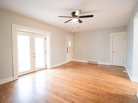 4th image of 5223 Chippewa St #1F