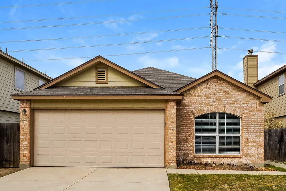 3 bed, 2.0 bath, 1331 sqft, $1,545 — Photo 1
