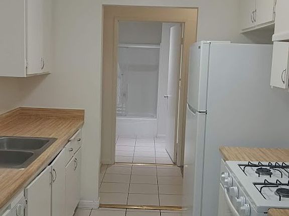 4th image of 8232 California St APT 19