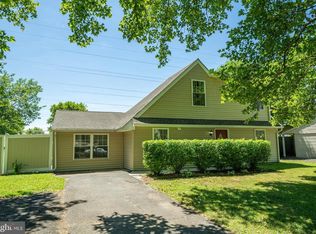 69 New School Ln, Levittown, PA 19054
