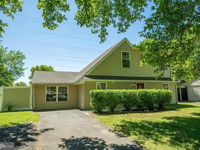 69 New School Ln, Levittown, PA, 19054