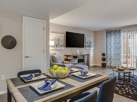 Ascend Midtown dining space