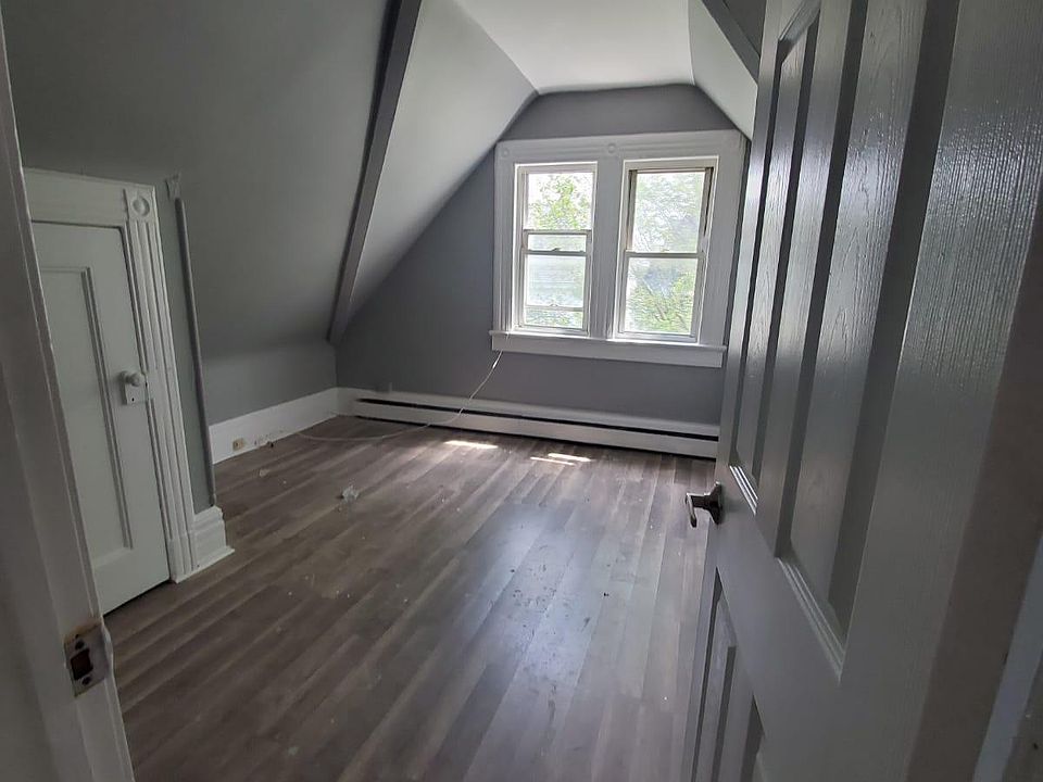 1st image of 234 N 6th St Floor 3