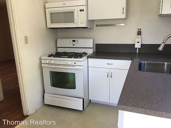 2nd image of 4432 Estrella Ave