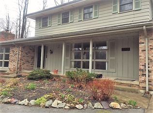 2221 Springmill Rd, Fort Wayne, IN 46845