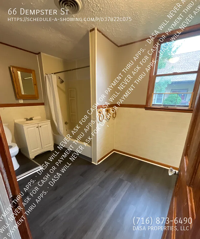 66 Dempster - 5 Bed / 1 Bath — Photo 4