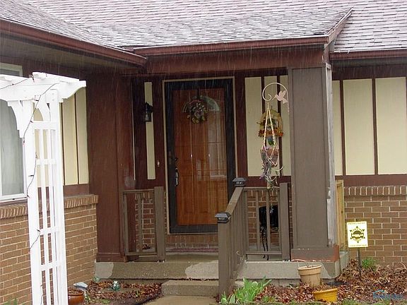 3rd image of 828 Lafayette Blvd