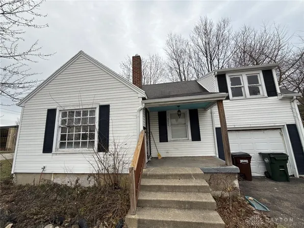 3000 Larue Dr, Kettering, OH 45429