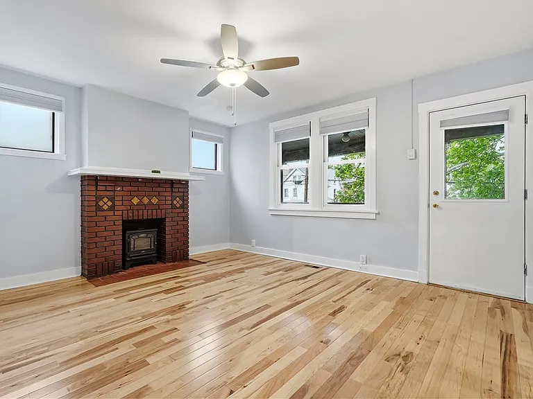 1900 Maple St #4 — Photo 10