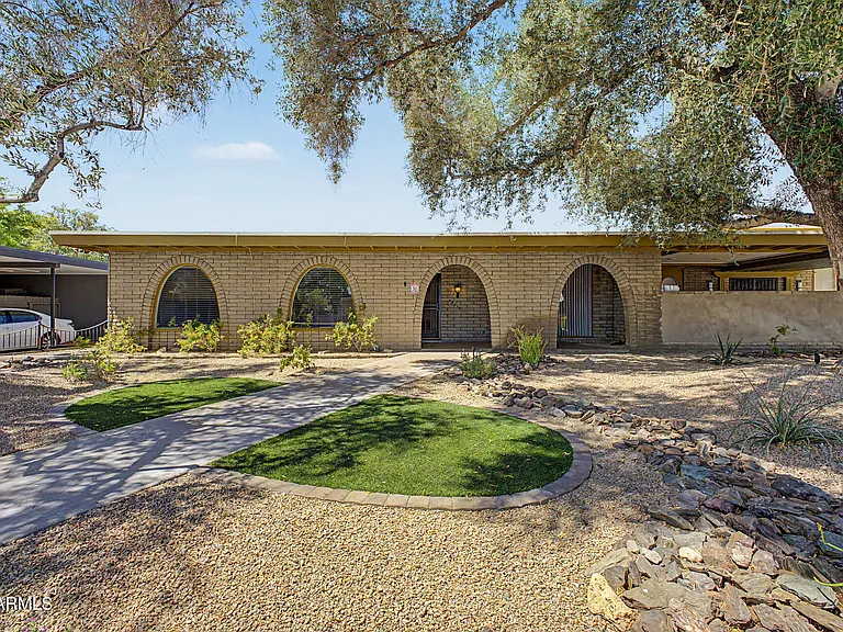 3734 E Montecito Ave — Photo 3