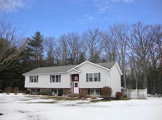 482 Rowland Rd, Greeley, PA 18425