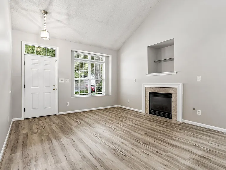 108 Nathan Pl — Photo 4