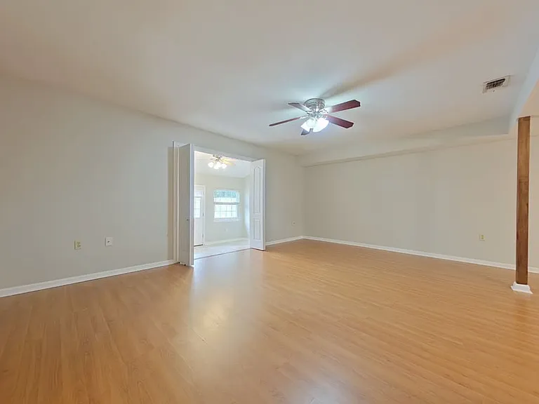 107 Skinner Cir — Photo 3