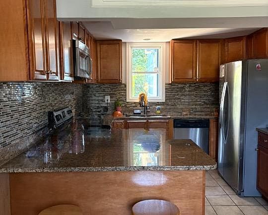 3rd image of 3213 Bayfield Dr