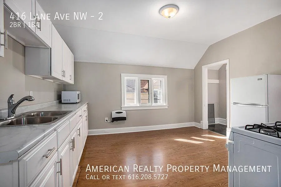 2 bed, 957 sqft, $1,300 — Photo 2