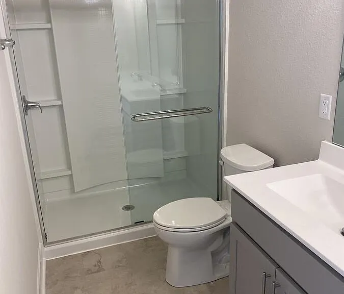 W218N16046 Tiger Lily Dr — Photo 10