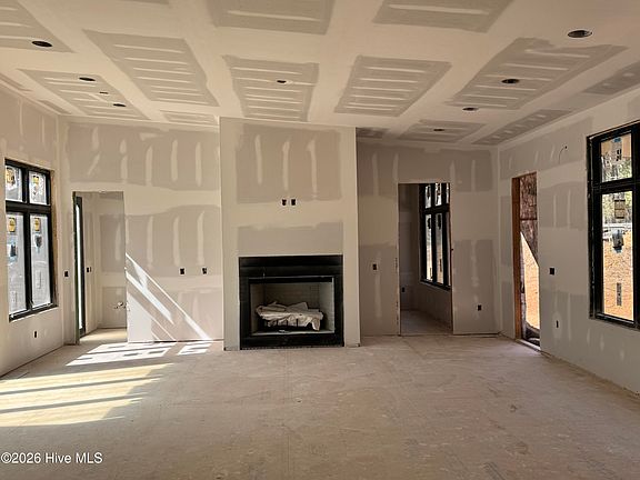 4th image of 229 Hill Road