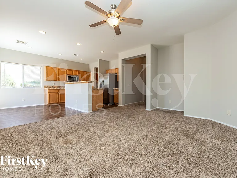 1527 Paradise Reef Ave — Photo 2