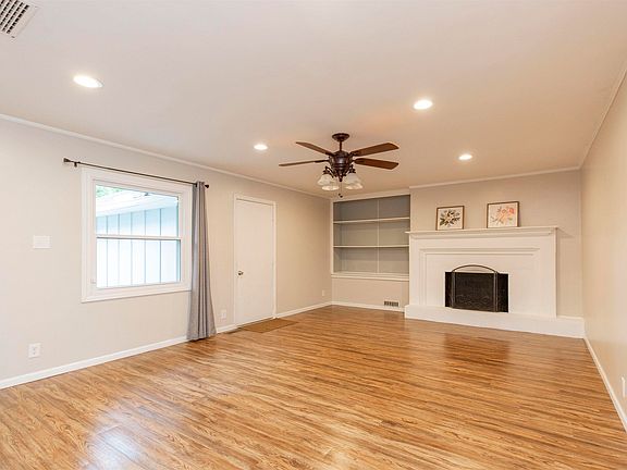 4th image of 1136 Helmen Dr